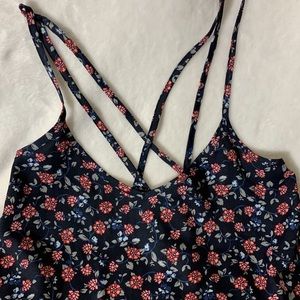 Hollister size small top